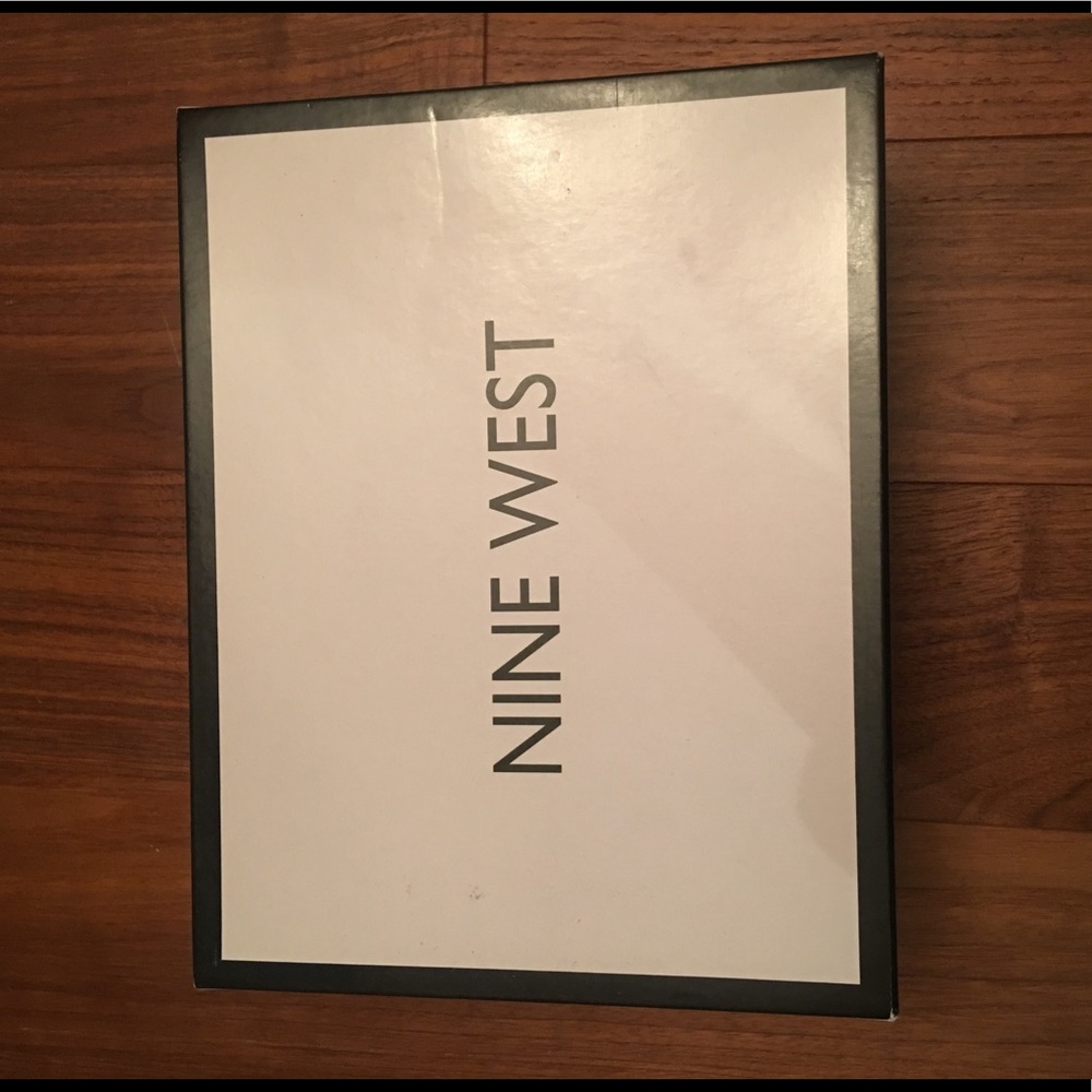 New nine west high heel - Size 7 - Picture 4 of 5